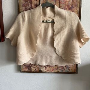 NEW ANTHROPOLOGIE MOTH BRAND STRETCH 💯% WOOL SCALLOPED SHRUG CROP SWEATER TOP M